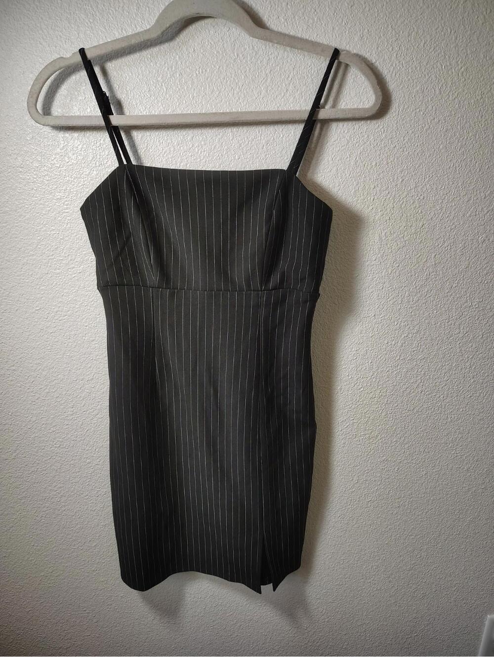 FOREVER 21 Women's Black Square-Neck Pinstripe Bodycon Mini Dress SZ S Adjustabl
